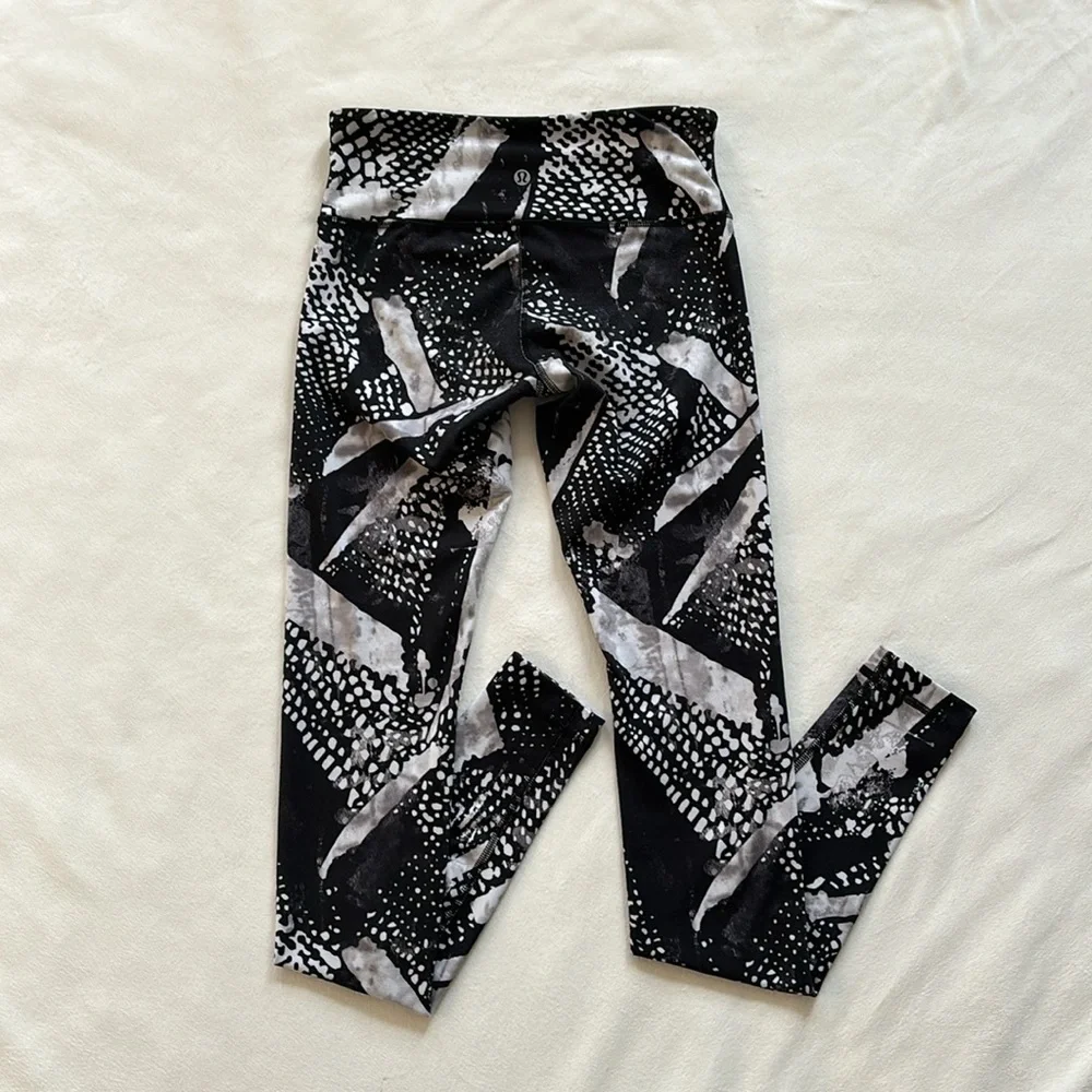 Lululemon Wunder Under Pant III *Full-On Luon, Size: 4 - Picture 2 of 8